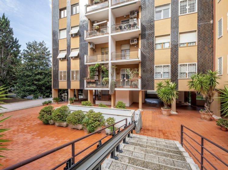 Quadrilocale in vendita, via Enrico Medi  61, Villa Bonelli, Roma
