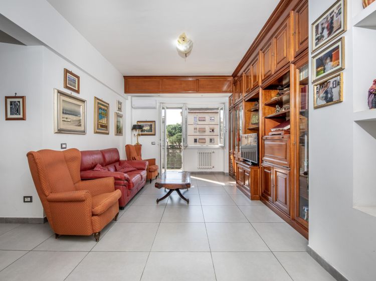 Trilocale in vendita, via Tuscolana 741, Appio Claudio, Roma