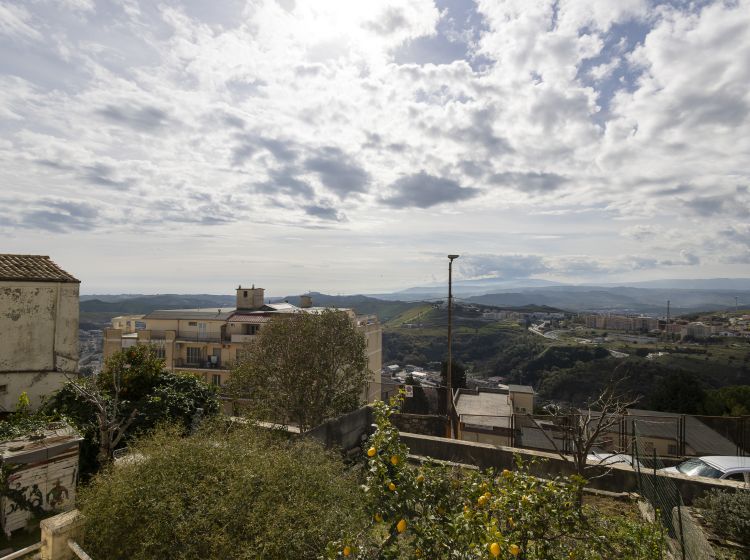 Trilocale in vendita, Largo Raffaele Marincola Cattaneo  33, Centro Storico, Catanzaro