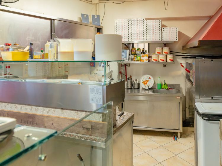 Attività / Licenza in vendita, via Galileo Galilei  2, Moncalieri