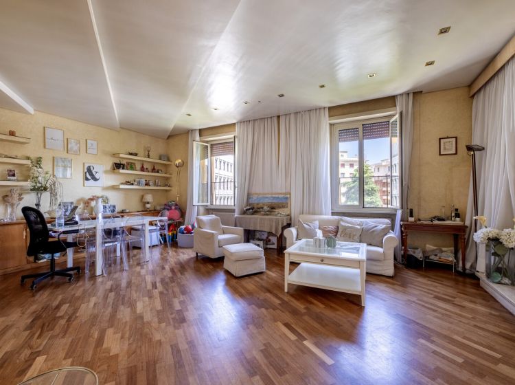 Appartamento in vendita, via Reggio Calabria  7, Bologna, Roma