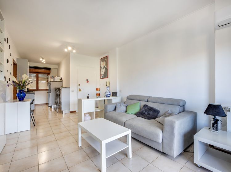Bilocale in vendita, via Pian di Sco 68, Nuovo Salario, Roma
