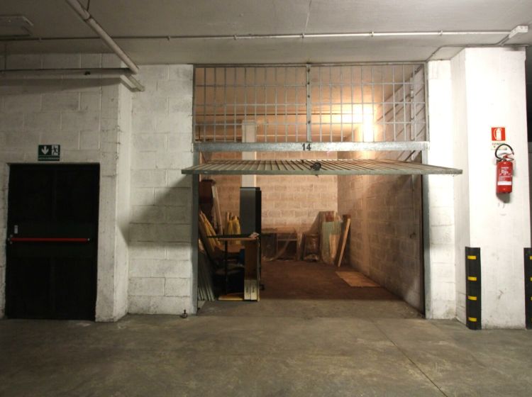 Box / Garage in vendita, via Francesco Gentile  57, Cinecittà, Roma
