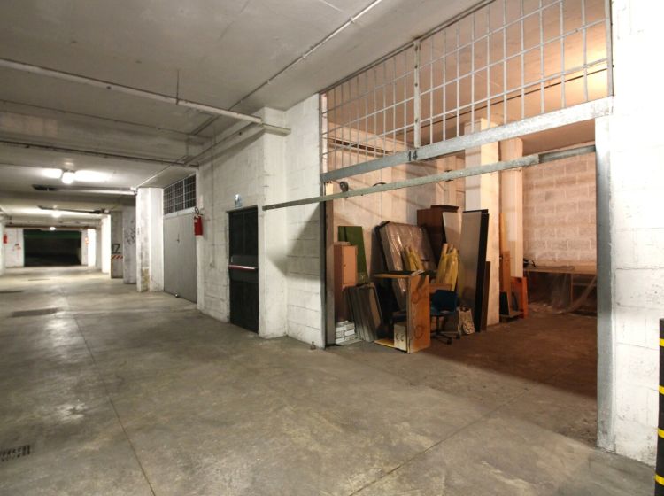 Box / Garage in vendita, via Francesco Gentile  57, Cinecittà, Roma