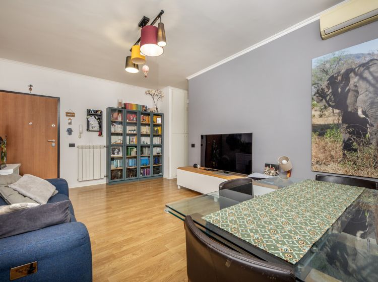 Trilocale in vendita, via Montecassiano  149, San Basilio, Roma