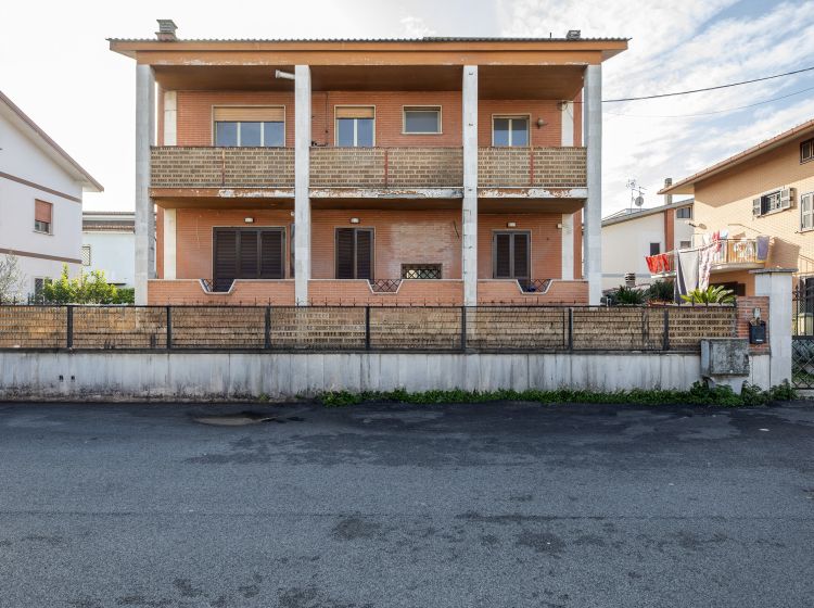 Trilocale in vendita, via Giosuè Carducci  34, Tivoli Terme, Tivoli