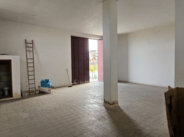 Magazzino o deposito in vendita, VIA PESCARIELLO, Cerignola