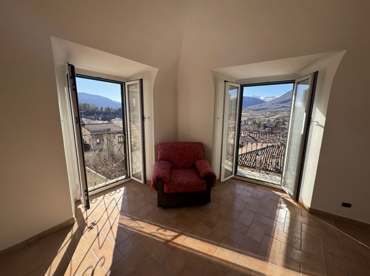 Trilocale in vendita, via Tiberio Pietro  15, Rocca Di Mezzo