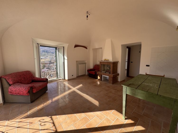 Trilocale in vendita, via Tiberio Pietro  15, Rocca Di Mezzo