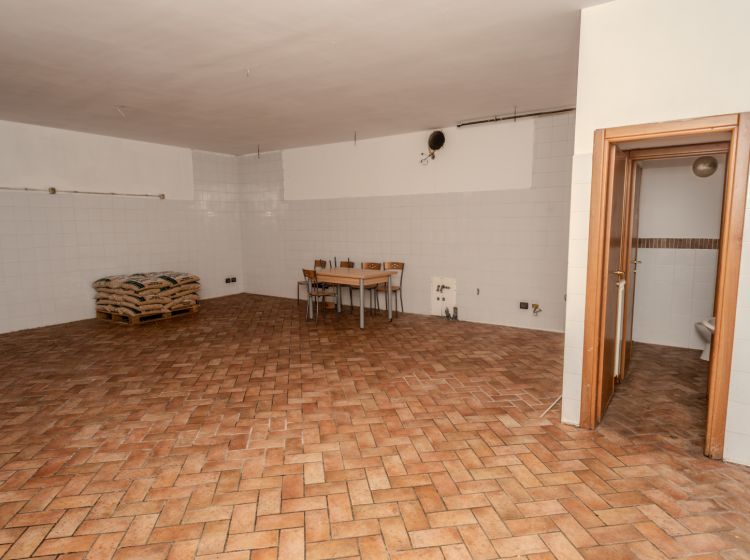 Negozio in affitto, via Del Macello  30, San Martino al Cimino, Viterbo
