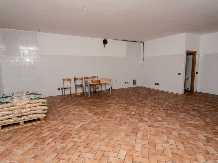 Negozio in affitto, via Del Macello  30, San Martino al Cimino, Viterbo