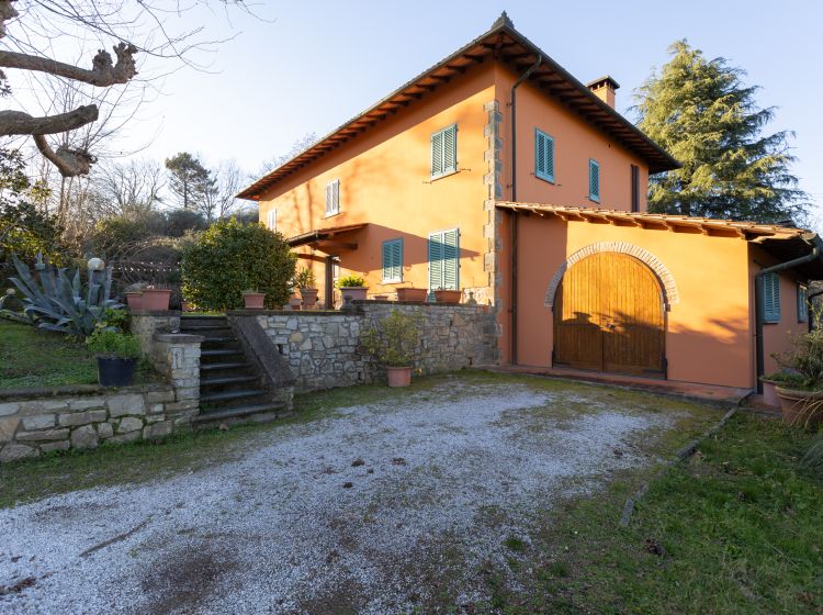 Villa in vendita, via Giuseppe Verdi  14, Massa, Massa E Cozzile