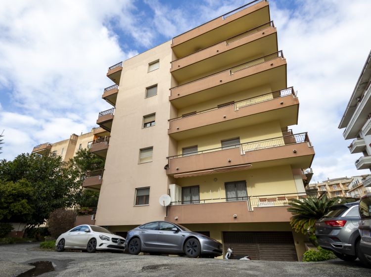 Quadrilocale in vendita, viale Rimembranze  53, Gioia Tauro