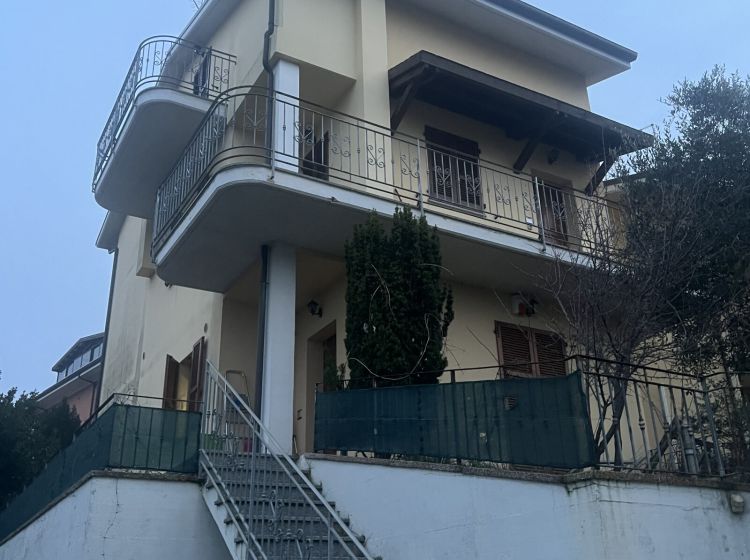 Quadrilocale in vendita, Strada di Valle Tresole, Pesaro