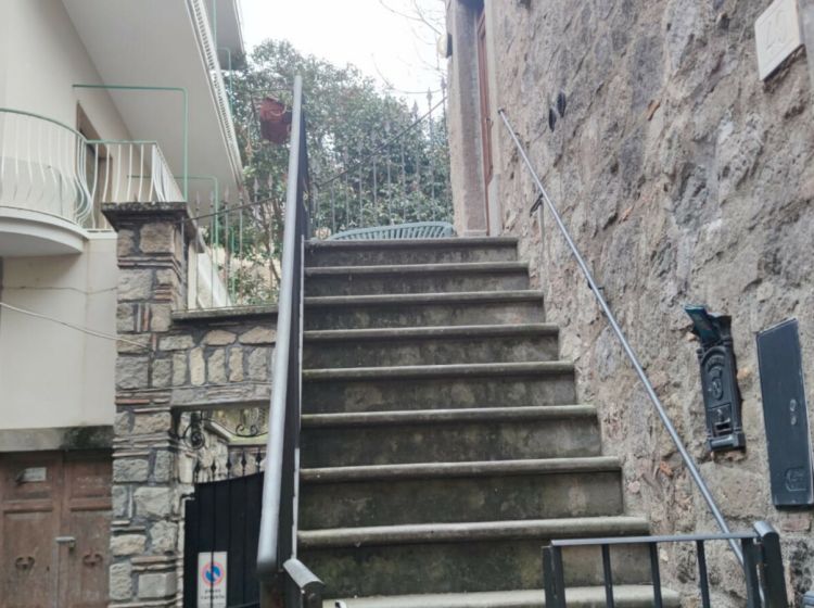Quadrilocale in affitto, via della Pace  51, Centro, Viterbo