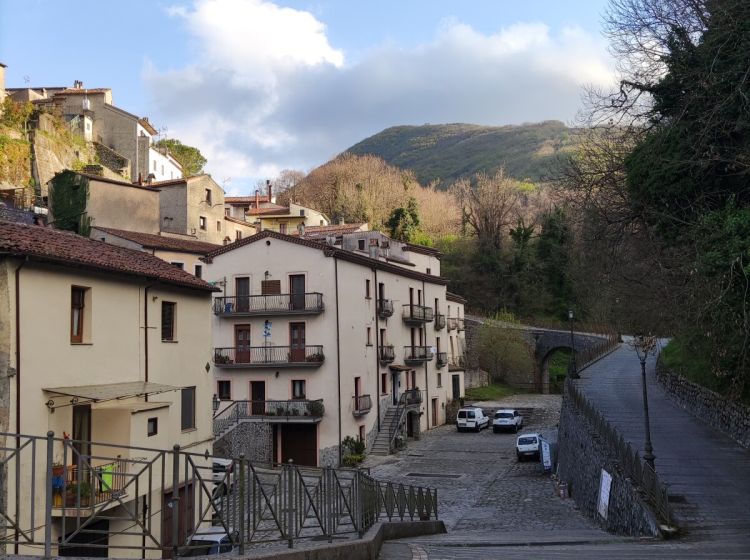 Bilocale in vendita, via Mazzarella  80, Trecchina