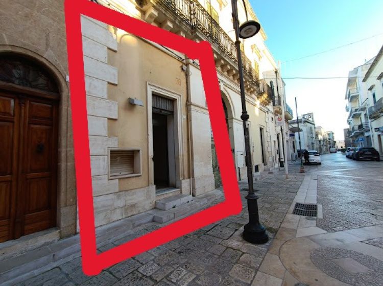 Negozio in vendita, Corso Umberto I  75, Trepuzzi