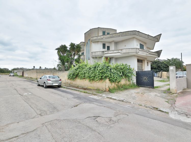 Villa in vendita, via Lucia Preite  46, Taurisano
