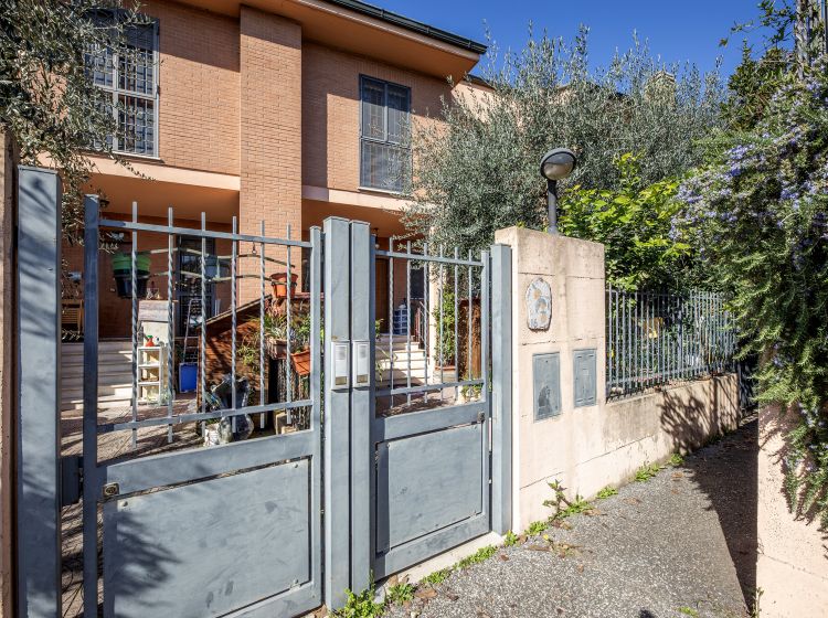 Villa in vendita, viale Attilio Bertolucci, Settecamini, Roma