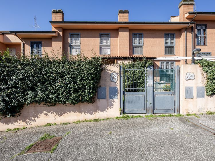 Villa in vendita, viale Attilio Bertolucci, Settecamini, Roma