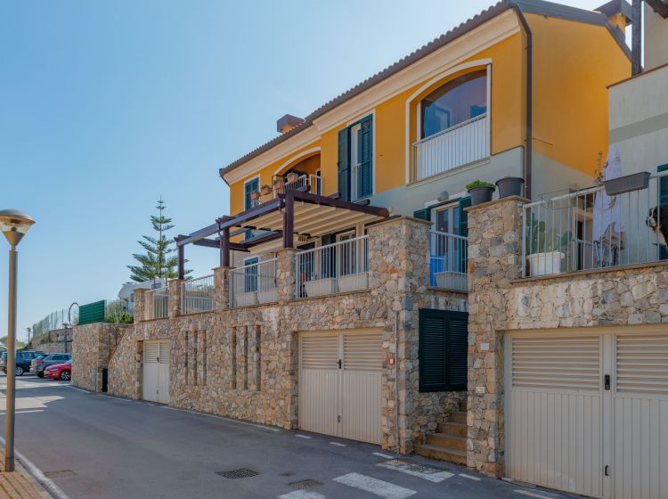 Bilocale in vendita, via Lombardia, Pietra Ligure
