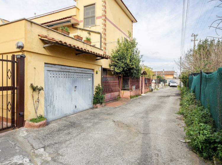 Bilocale in vendita, via Michele Migliarini  61, Anagnina, Roma