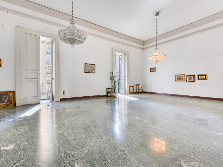 Appartamento in vendita, via Foria, Centro, Napoli