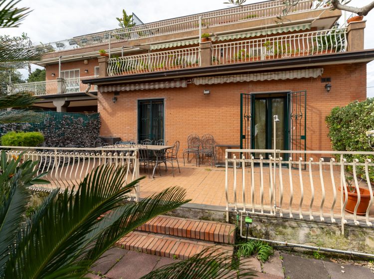 Appartamento in vendita, via Livorno  147, Acitrezza, Aci Castello