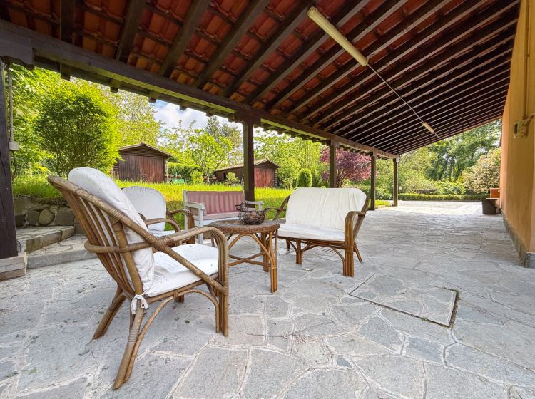 Villa in vendita, via Cristoforo Colombo , Cadorago