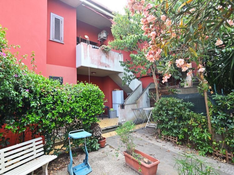 Villa in vendita, via Ascoli Piceno, Ardea Marina, Ardea