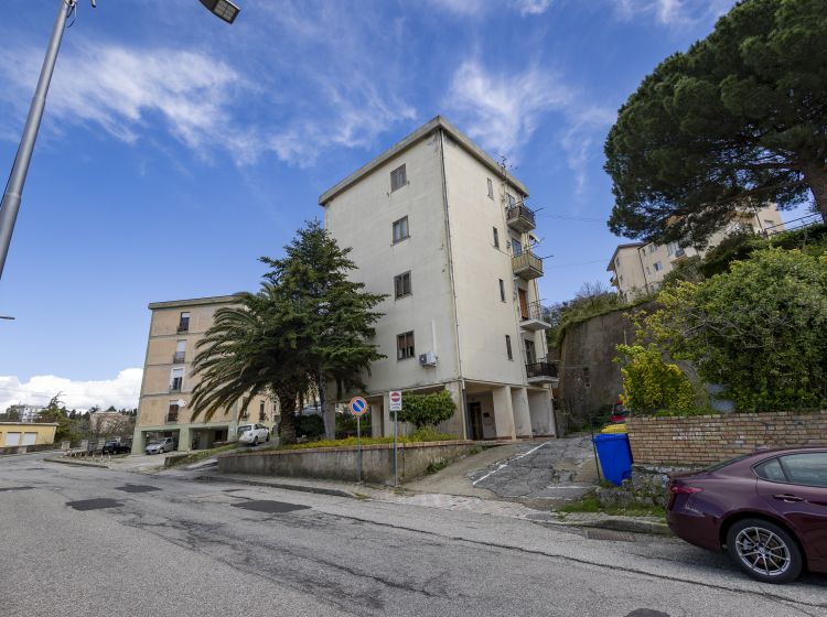 Trilocale in affitto, via Papa Giovanni XXIII  4, Pontepiccolo, Catanzaro