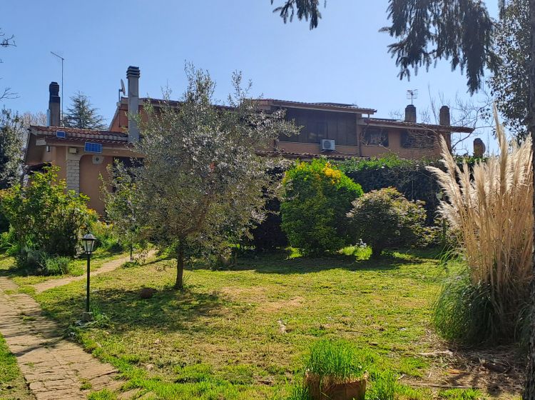 Villa in vendita, via Lombardia , Oriolo Romano