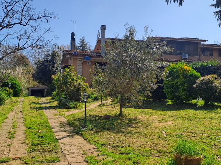 Villa in vendita, via Lombardia , Oriolo Romano