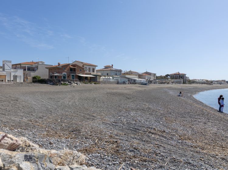 Villa in vendita, viale della Vittoria  28/A, Cecina Mare, Cecina