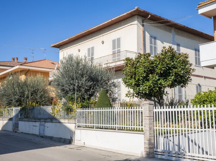 Terratetto plurifamiliare in vendita, via Luigi Migliori  76, Giulianova
