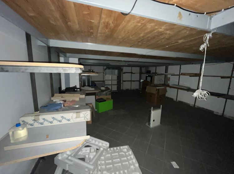 Negozio in vendita, via Giacomo Giovanetti 64, Sampierdarena, Genova