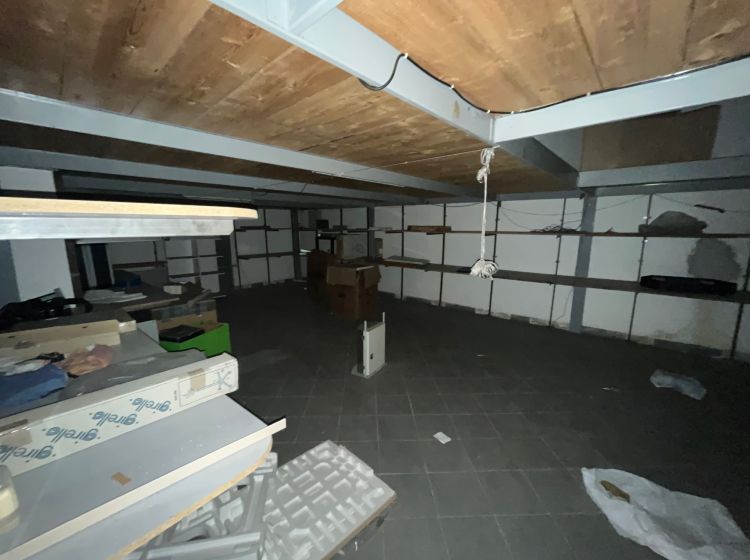 Negozio in vendita, via Giacomo Giovanetti 64, Sampierdarena, Genova