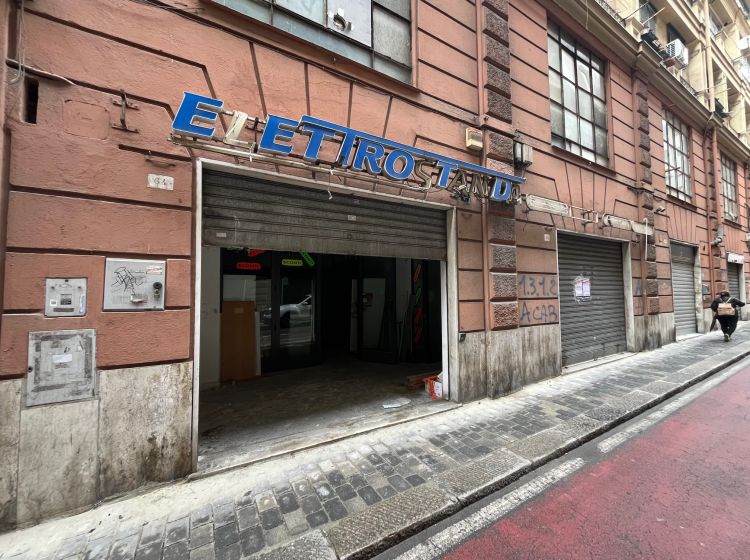 Negozio in vendita, via Giacomo Giovanetti 64, Sampierdarena, Genova