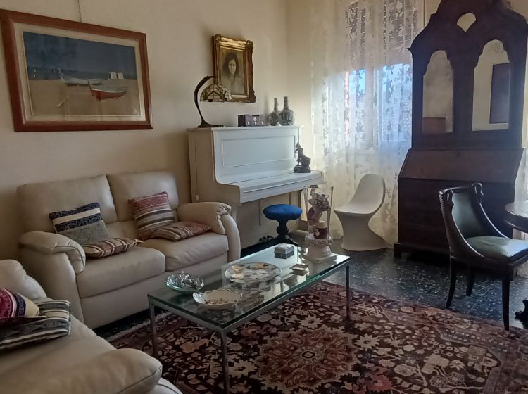 Trilocale in vendita, Corso Italia 38, Mede