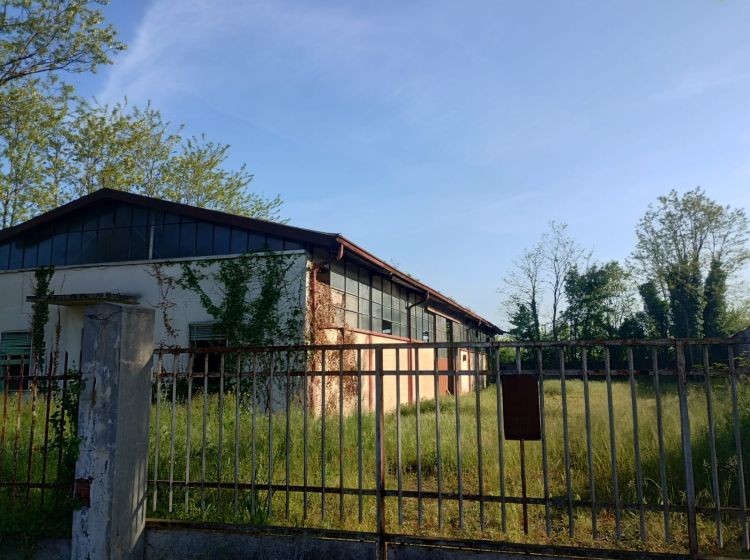 Capannone in vendita, via Siena  24, Dosso del Corso, Mantova