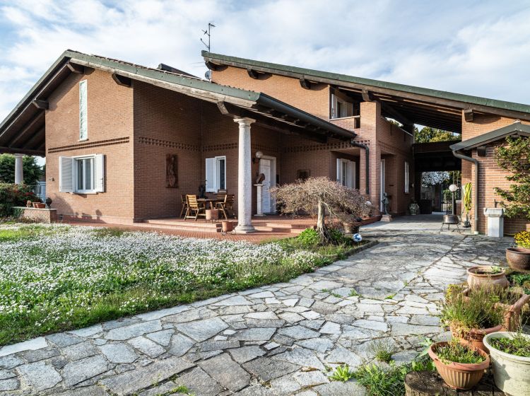 Villa in vendita, via Di Vittorio  24, San Genesio Ed Uniti