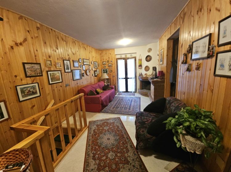 Quadrilocale in vendita, villaggio cutura, Taverna