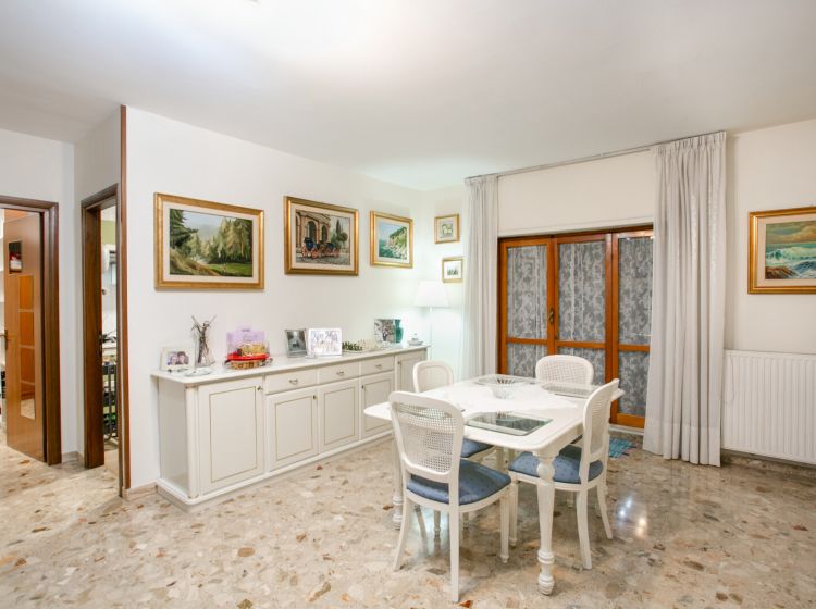 Trilocale in vendita, via Gravina di Puglia  26, Tor Vergata, Roma
