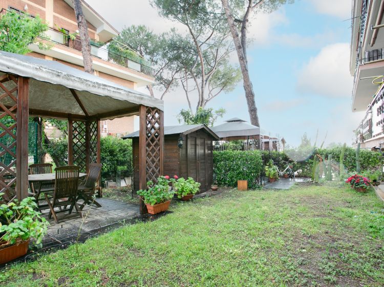 Trilocale in vendita, via Gravina di Puglia  26, Tor Vergata, Roma