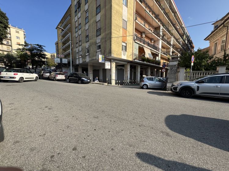 Negozio in affitto, via Padre Antonio da Olivadi, Pontepiccolo, Catanzaro