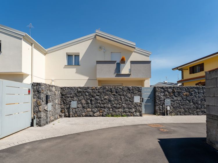 Villa in vendita, via Alpi  8, San Giovanni La Punta