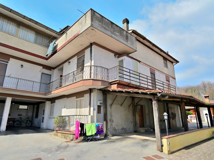 Quadrilocale in vendita, via Vittoria Colonna  31, Lariano