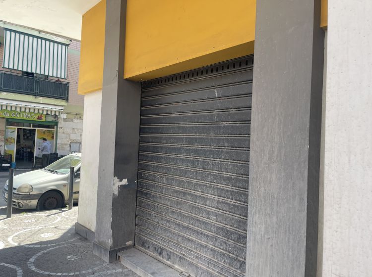 Negozio in affitto, via Angelo Volpicelli  34, Arzano