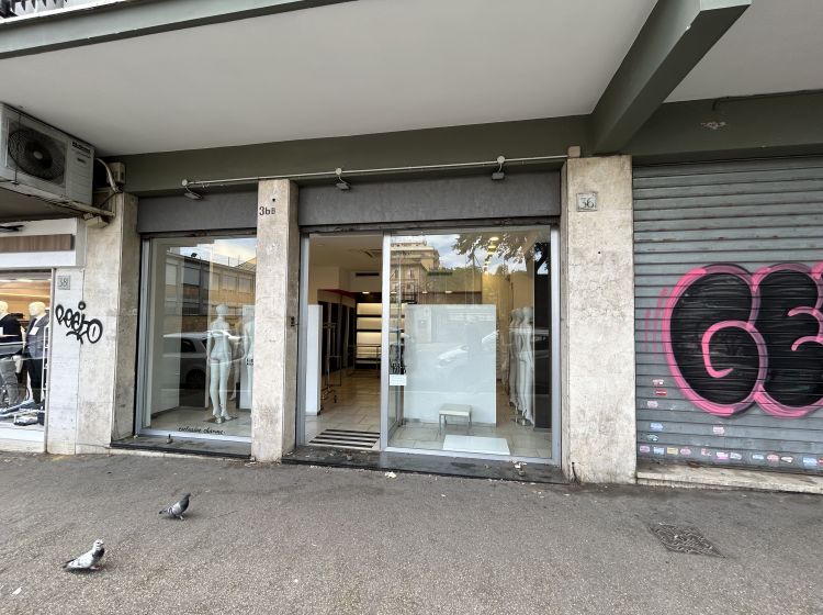 Negozio in vendita, via Cherso 36, Centocelle, Roma