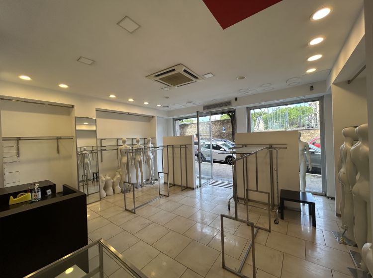Negozio in vendita, via Cherso  36, Centocelle, Roma